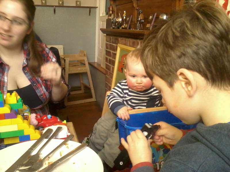 Ruthie, Alfie & Mason at The Eel's Foot in Eastbridge.